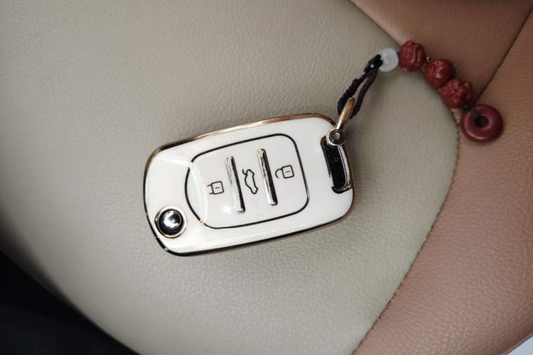 Used Wuling Hongguang MINIEV 2024 3rd Generation 215km Youth Edition Vehicle Key