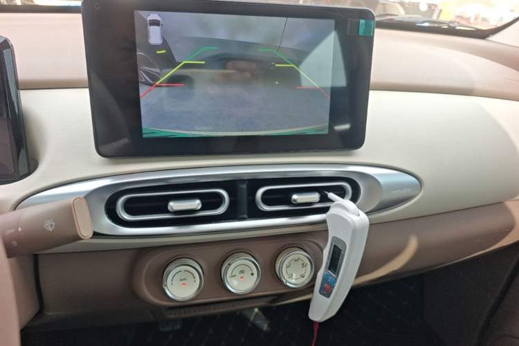 Used Wuling Hongguang MINIEV 2025 Four-Door Version Premium Edition Audio And AC Panel