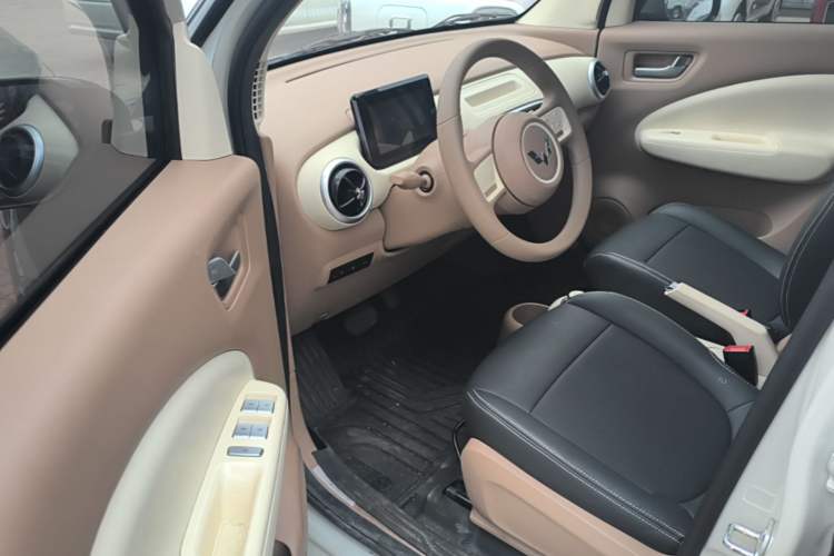 Used Wuling Hongguang MINIEV 2025 Four-Door Version Advanced Edition Driver Seat