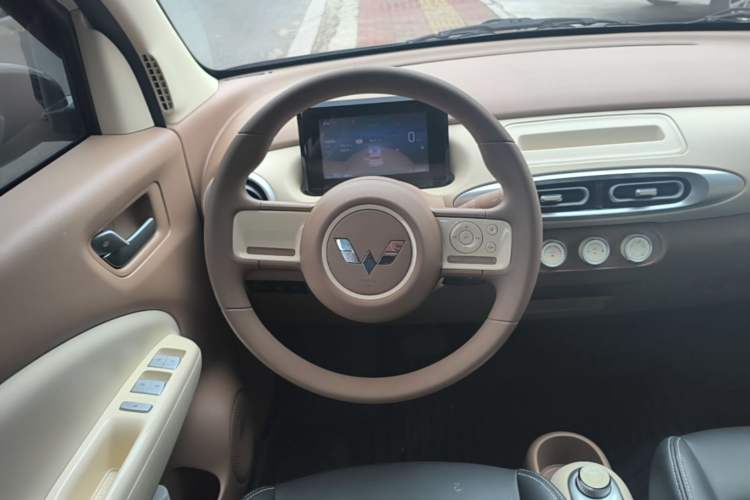 Used Wuling Hongguang MINIEV 2025 Four-Door Version Advanced Edition Steering Wheel