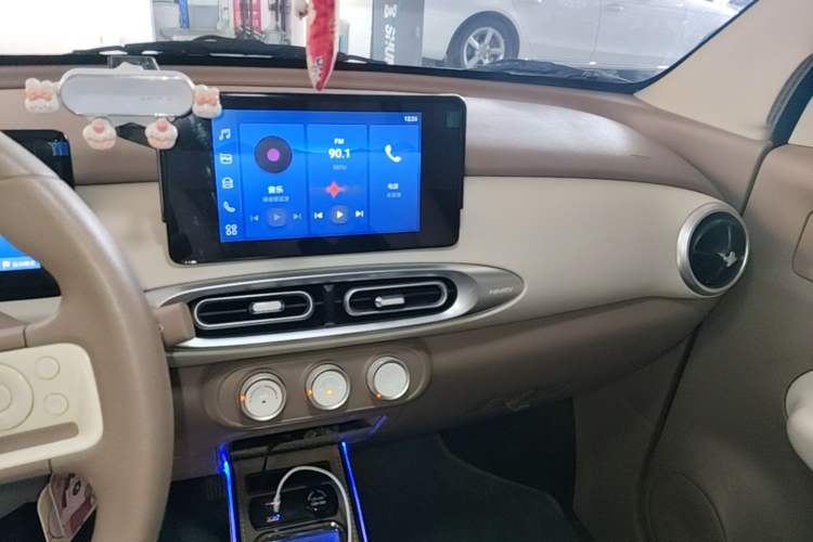 Used Wuling Hongguang MINIEV 2025 Four-Door Version Premium Edition Audio And AC Panel
