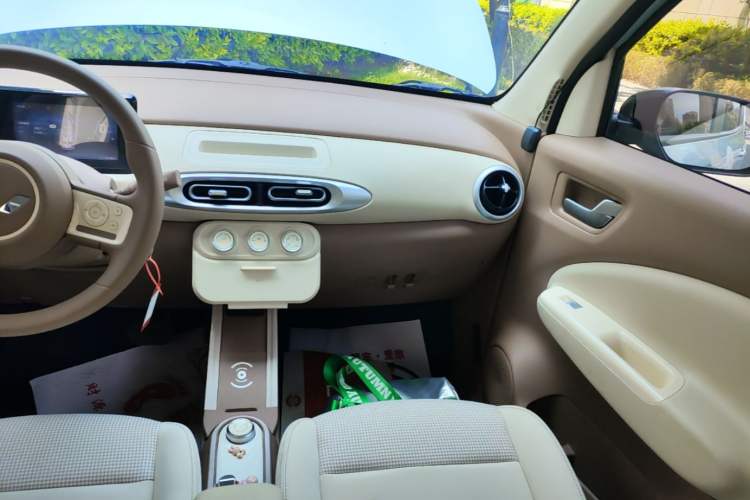 Used Wuling Hongguang MINIEV 2025 Four-Door Version Advanced Edition Audio And AC Panel