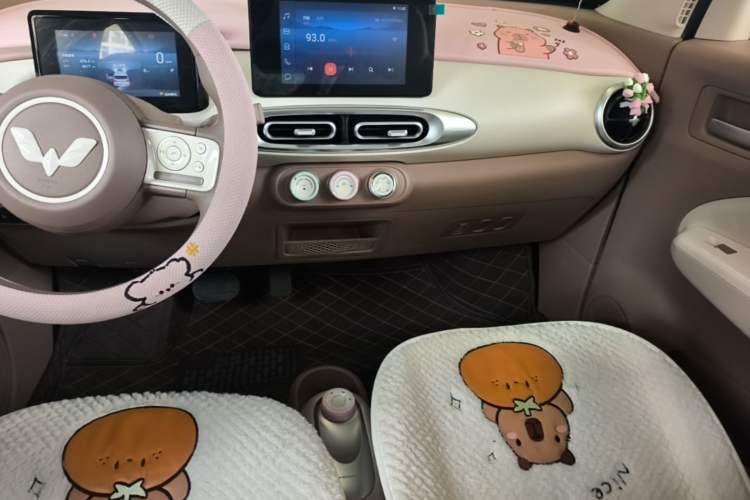 Used Wuling Hongguang MINIEV 2025 Four-Door Version Premium Edition Audio And AC Panel