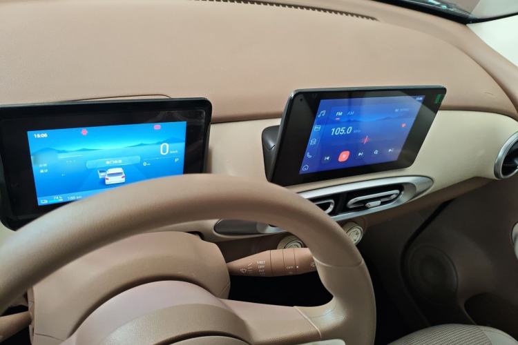 Used Wuling Hongguang MINIEV 2025 Four-Door Version Premium Edition Audio And AC Panel