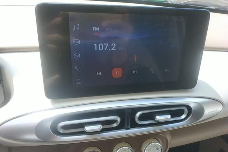 Used Wuling Hongguang MINIEV 2025 Four-Door Version Zhenxiang+ Edition Audio And AC Panel