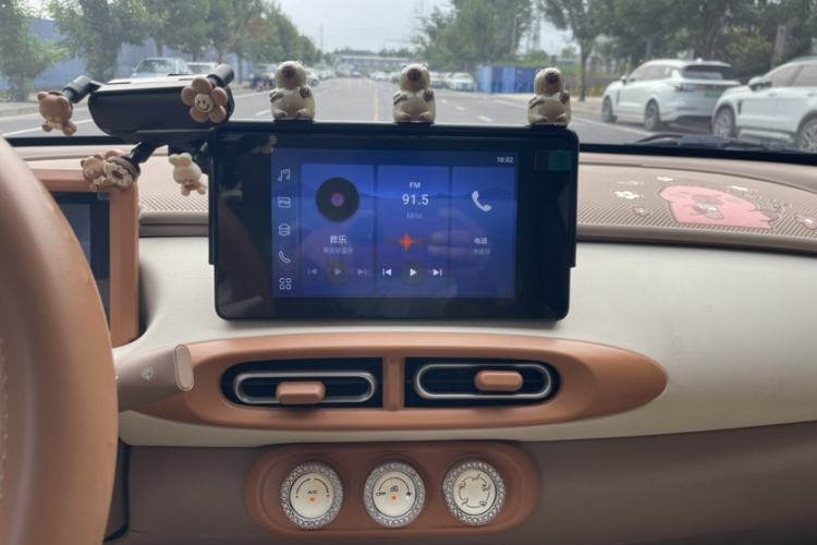 Used Wuling Hongguang MINIEV 2025 Four-Door Version Premium Edition Audio And AC Panel