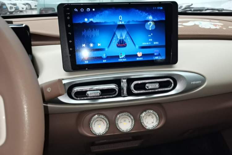 Used Wuling Hongguang MINIEV 2025 Four-Door Version Advanced Edition Audio And AC Panel