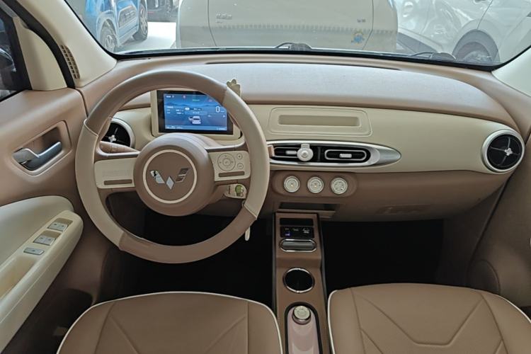 Used Wuling Hongguang MINIEV 2025 Four-Door Version Advanced Edition Center Console