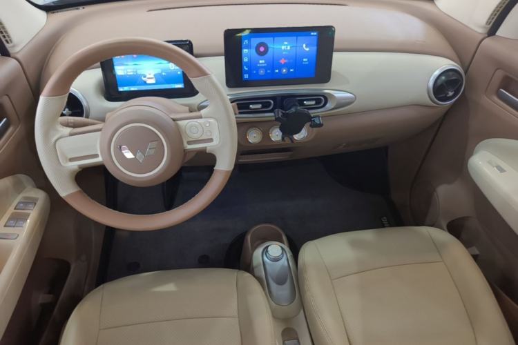 Used Wuling Hongguang MINIEV 2025 Four-Door Version Premium Edition Center Console