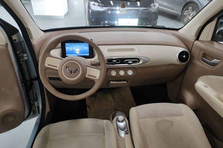 Used Wuling Hongguang MINIEV 2025 Four-Door Version Advanced Edition Center Console