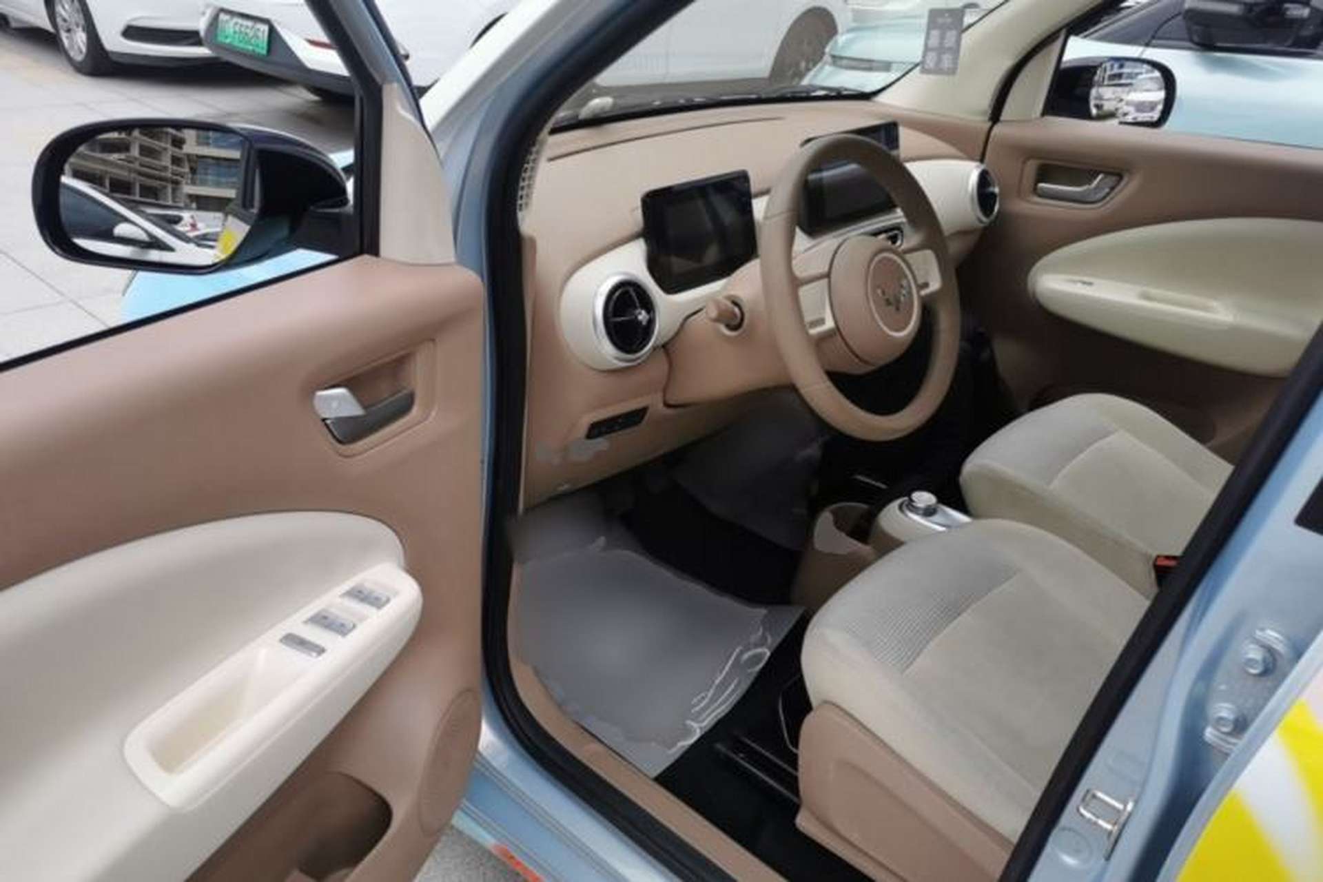 Used Wuling Hongguang MINIEV 2025 Four-Door Version Premium Edition Driver Seat