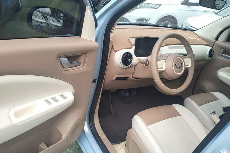 Used Wuling Hongguang MINIEV 2025 Four-Door Version Advanced Edition Driver Seat