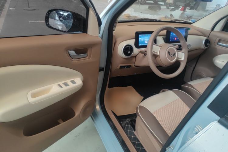 Used Wuling Hongguang MINIEV 2025 Four-Door Version Premium Edition Driver Seat