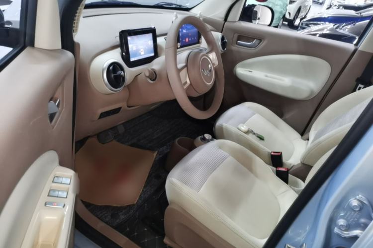 Used Wuling Hongguang MINIEV 2025 Four-Door Version Premium Edition Driver Seat