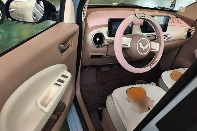 Used Wuling Hongguang MINIEV 2025 Four-Door Version Premium Edition Driver Seat