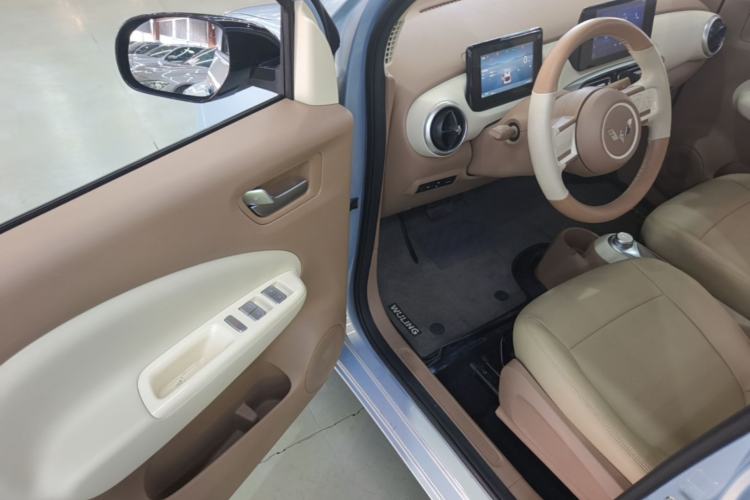 Used Wuling Hongguang MINIEV 2025 Four-Door Version Premium Edition Driver Seat