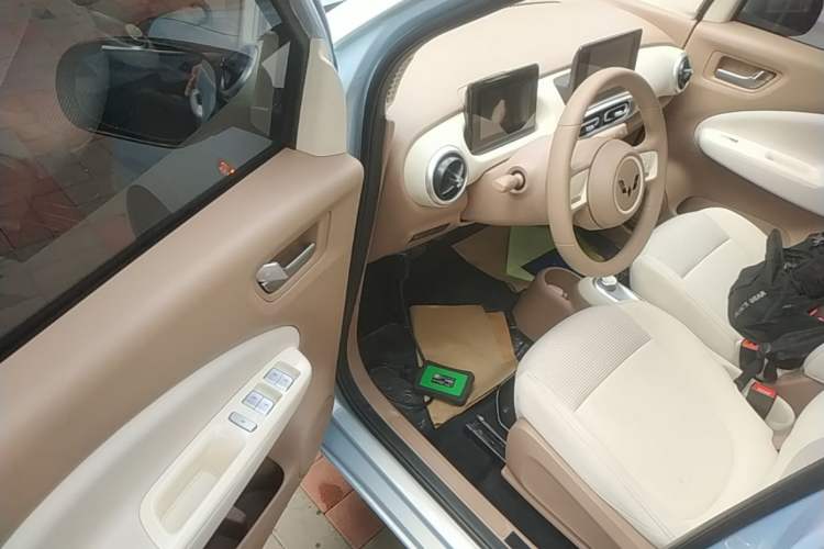 Used Wuling Hongguang MINIEV 2025 Four-Door Version Zhenxiang+ Edition Driver Seat