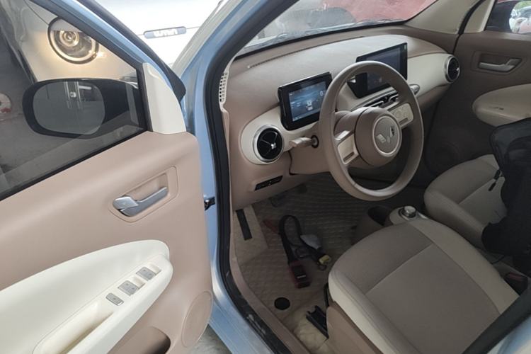 Used Wuling Hongguang MINIEV 2025 Four-Door Version Premium Edition Driver Seat