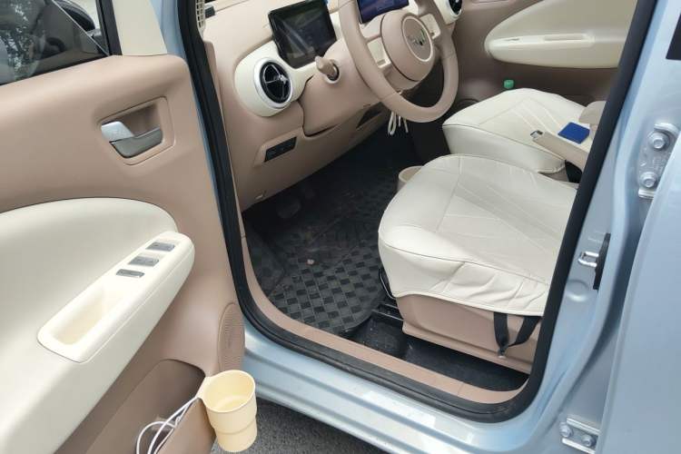 Used Wuling Hongguang MINIEV 2025 Four-Door Version Advanced Edition Driver Seat