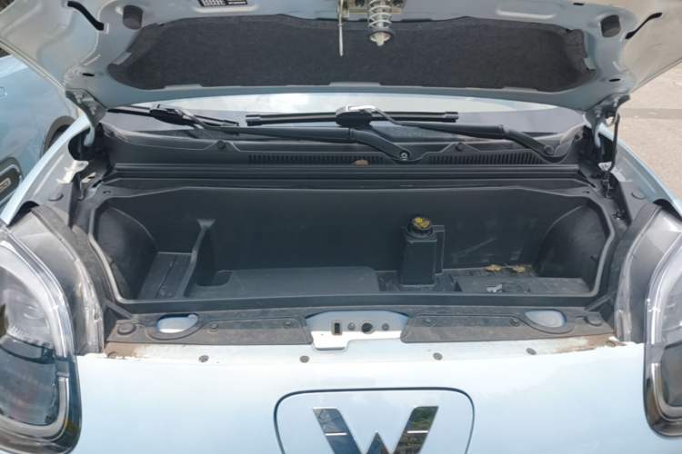 Used Wuling Hongguang MINIEV 2025 Four-Door Version Advanced Edition Engine Bay