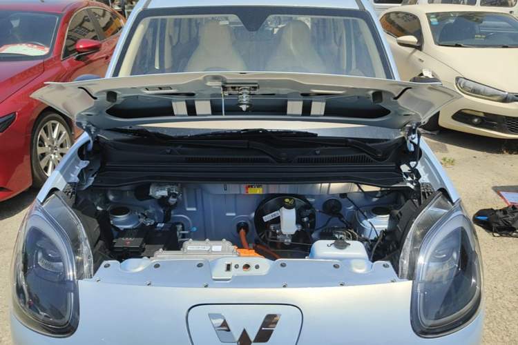 Used Wuling Hongguang MINIEV 2025 Four-Door Version Advanced Edition Engine Bay