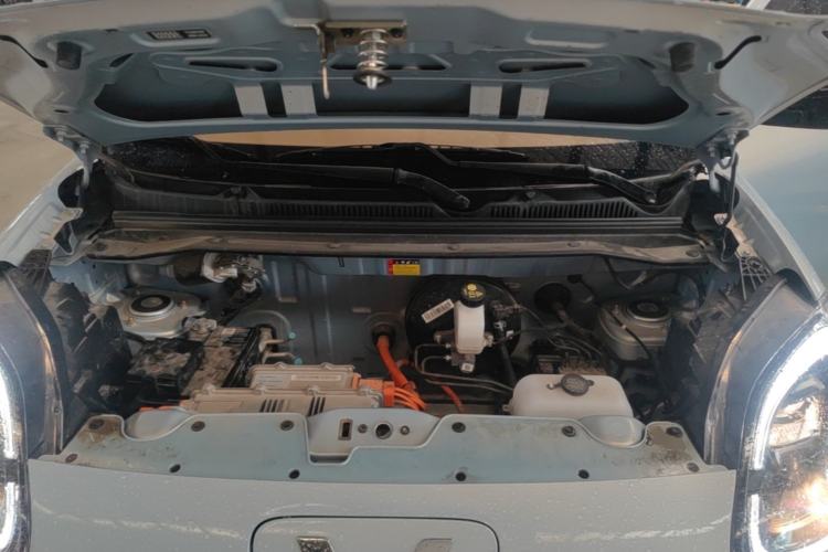 Used Wuling Hongguang MINIEV 2025 Four-Door Version Premium Edition Engine Bay