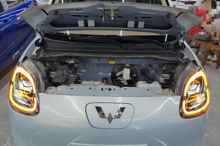 Used Wuling Hongguang MINIEV 2025 Four-Door Version Zhenxiang+ Edition Engine Bay