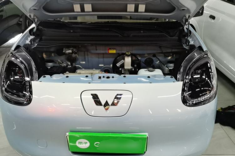 Used Wuling Hongguang MINIEV 2025 Four-Door Version Premium Edition Engine Bay