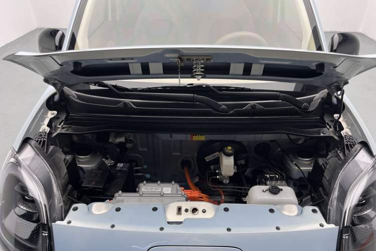 Used Wuling Hongguang MINIEV 2025 Four-Door Version Advanced Edition Engine Bay