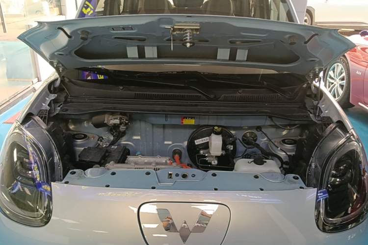 Used Wuling Hongguang MINIEV 2025 Four-Door Version Advanced Edition Engine Bay