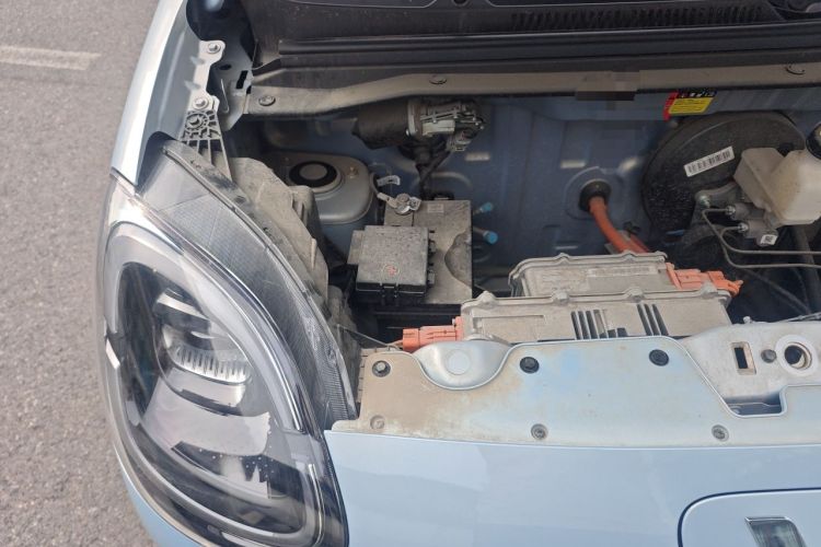 Used Wuling Hongguang MINIEV 2025 Four-Door Version Advanced Edition Engine Bay Right