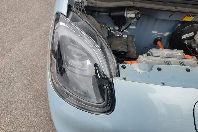 Used Wuling Hongguang MINIEV 2025 Four-Door Version Advanced Edition Engine Bay Right