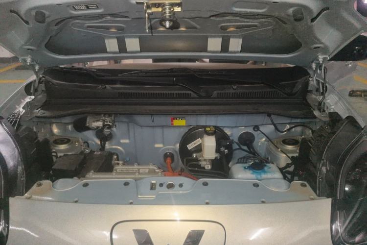 Used Wuling Hongguang MINIEV 2025 Four-Door Version Zhenxiang+ Edition Engine Bay