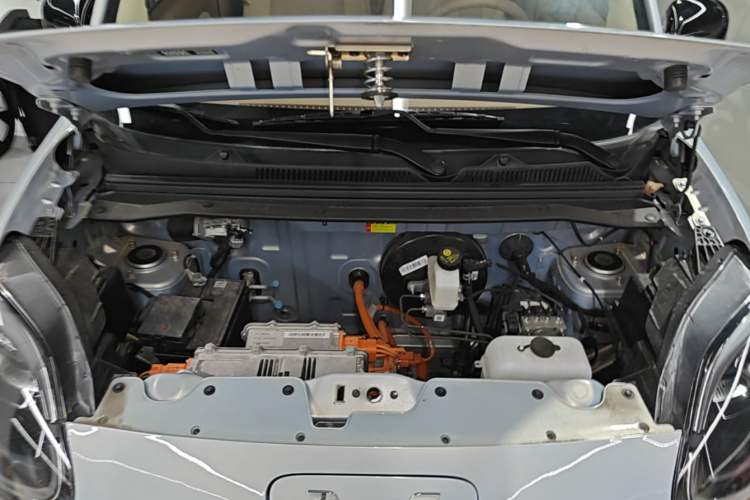Used Wuling Hongguang MINIEV 2025 Four-Door Version Advanced Edition Engine Bay