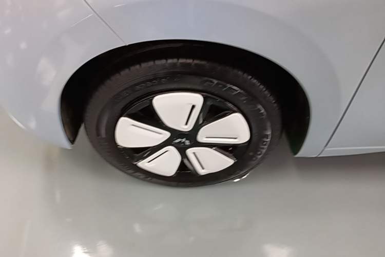 Used Wuling Hongguang MINIEV 2025 Four-Door Version Advanced Edition Exterior 1