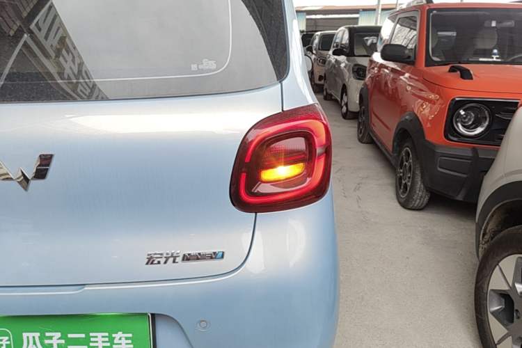 Used Wuling Hongguang MINIEV 2025 Four-Door Version Premium Edition Exterior 3