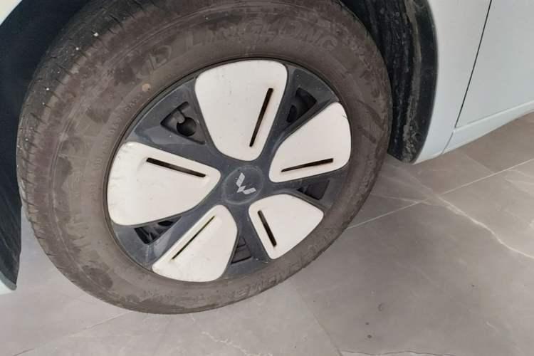 Used Wuling Hongguang MINIEV 2025 Four-Door Version Premium Edition Exterior 4