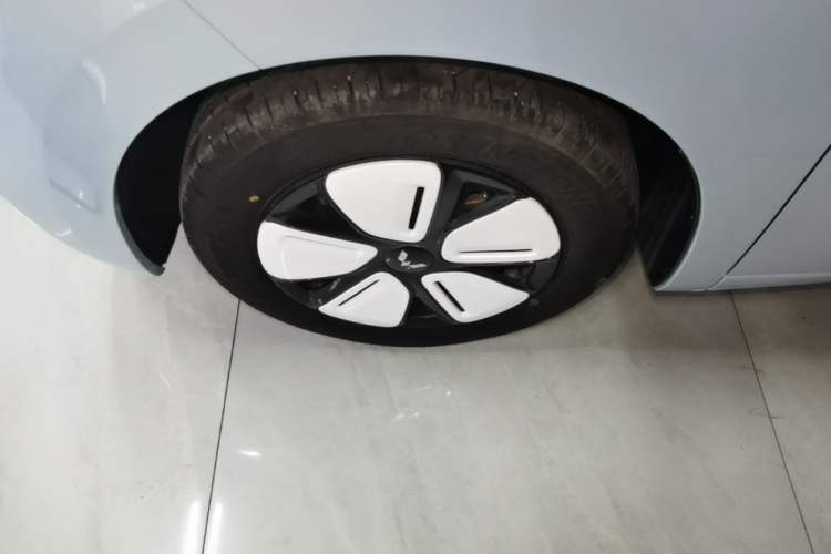 Used Wuling Hongguang MINIEV 2025 Four-Door Version Premium Edition Exterior 4