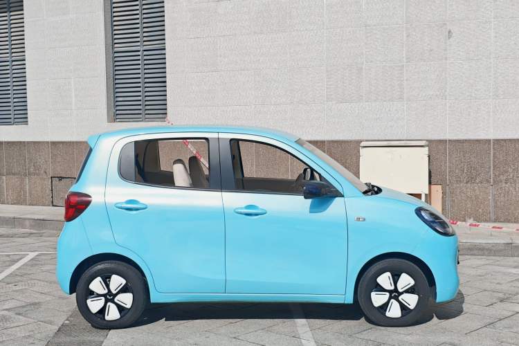 Used Wuling Hongguang MINIEV 2025 Four-Door Version Premium Edition Exterior 4