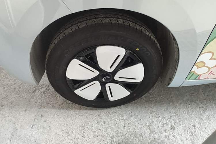 Used Wuling Hongguang MINIEV 2025 Four-Door Version Premium Edition Exterior 4