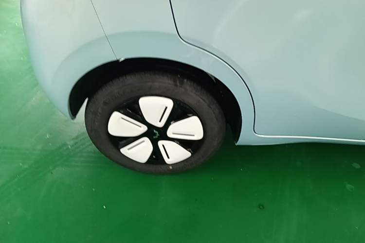 Used Wuling Hongguang MINIEV 2025 Four-Door Version Advanced Edition Exterior 5