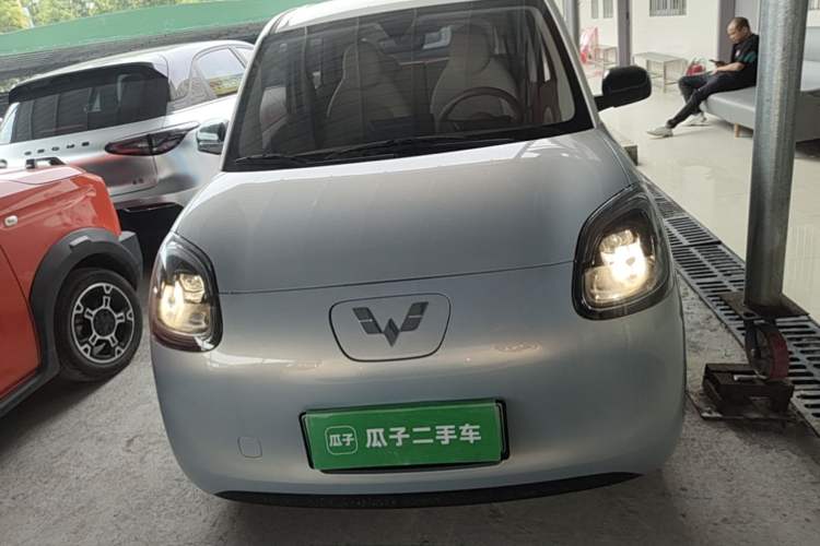 Used Wuling Hongguang MINIEV 2025 Four-Door Version Premium Edition Front