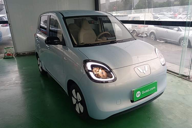 Used Wuling Hongguang MINIEV 2025 Four-Door Version Advanced Edition Front Right 45 Deg