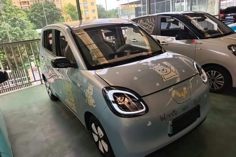 Used Wuling Hongguang MINIEV 2025 Four-Door Version Premium Edition Front Right 45 Deg