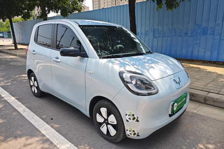 Used Wuling Hongguang MINIEV 2025 Four-Door Version Premium Edition Front Right 45 Deg