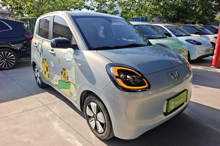 Used Wuling Hongguang MINIEV 2025 Four-Door Version Premium Edition Front Right 45 Deg