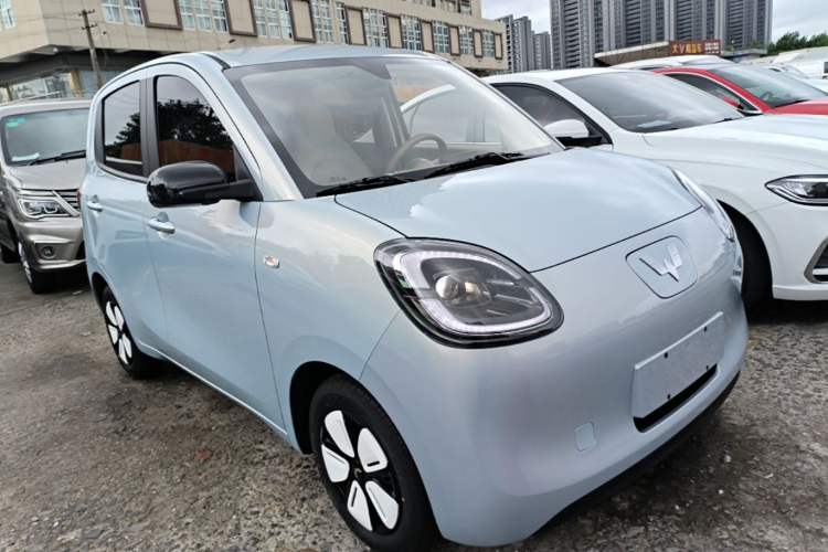 Used Wuling Hongguang MINIEV 2025 Four-Door Version Advanced Edition Front Right 45 Deg