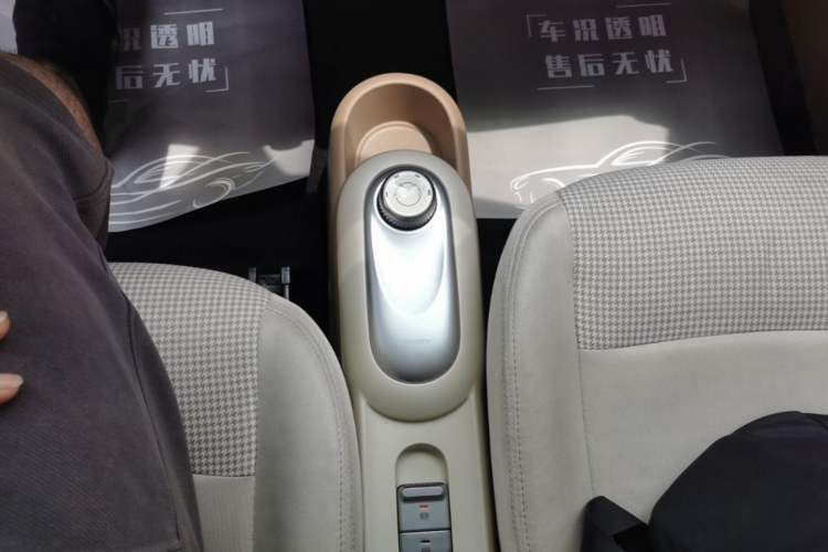Used Wuling Hongguang MINIEV 2025 Four-Door Version Premium Edition Gear Lever