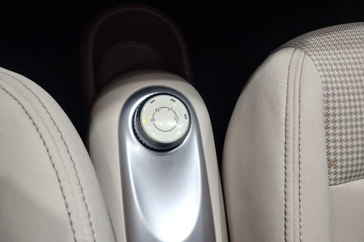 Used Wuling Hongguang MINIEV 2025 Four-Door Version Zhenxiang+ Edition Gear Lever
