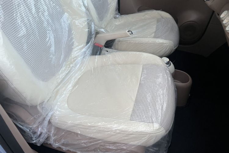 Used Wuling Hongguang MINIEV 2025 Four-Door Version Advanced Edition Gear Lever